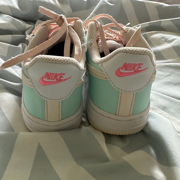 Nike Air Force ones Jade Guava Ice - Picture 3 of 4